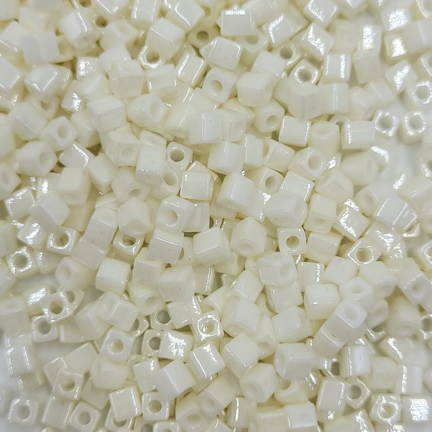 Miyuki Beads Square 4mm - Image 3