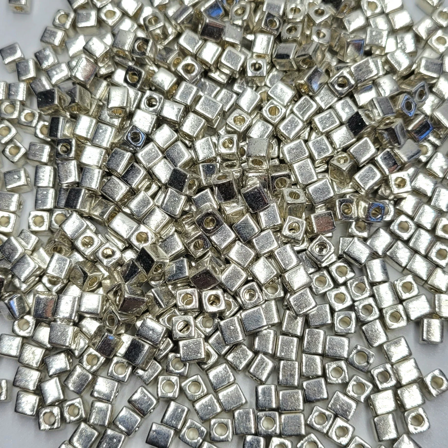 Miyuki Beads Square 4mm - Image 4