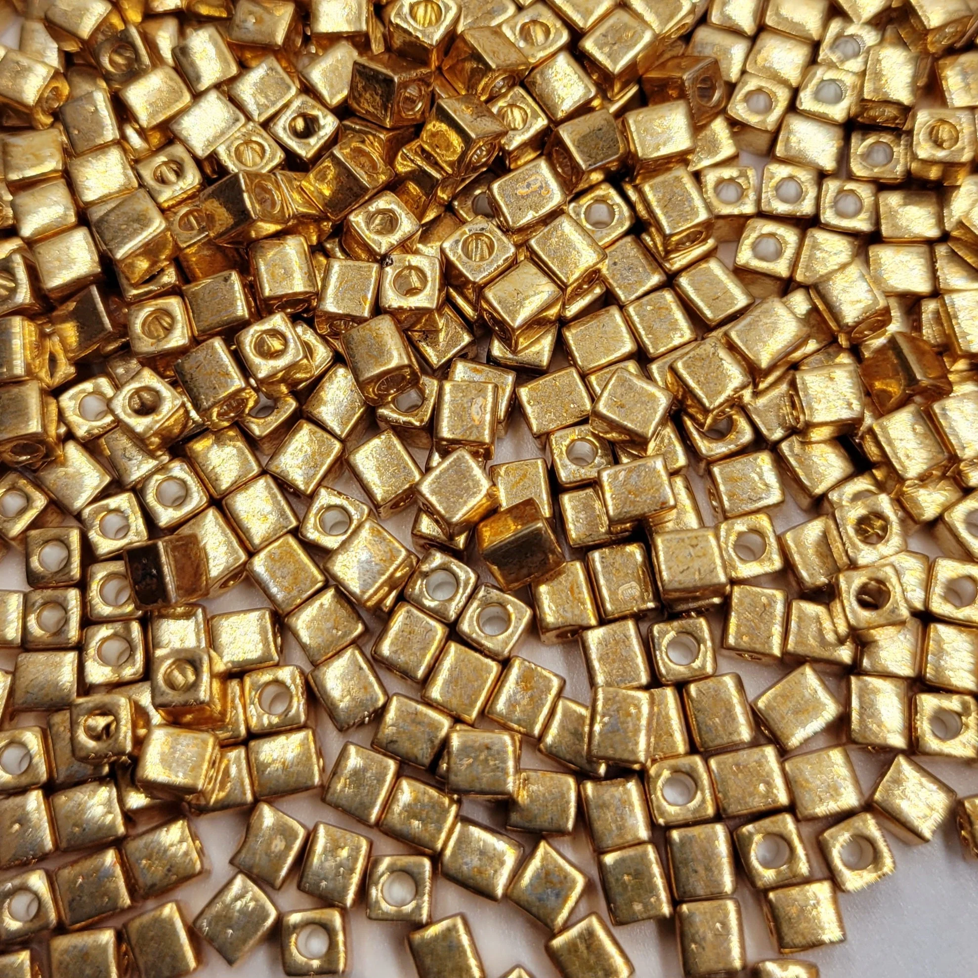 Miyuki Beads Square 4mm - Image 7